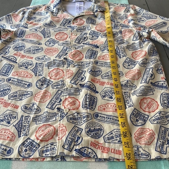 Disney Parks Vacation‎ Club Resort Print Short Sleeves Button Down Shirt - Picture 11 of 12